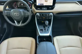 Toyota RAV4 2025 AWD XLE Premium 4dr SUV