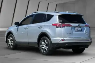 Toyota RAV4 2017 AWD LE 4dr SUV
