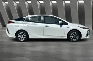 Toyota Prius Prime 2022 XLE 4dr Hatchback