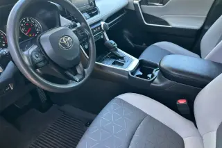 Toyota RAV4 2021 XLE 4dr SUV