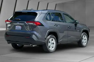 Toyota RAV4 2021 XLE 4dr SUV