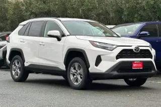 Toyota RAV4 Hybrid 2025 AWD LE 4dr SUV