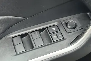 Toyota RAV4 Hybrid 2025 AWD LE 4dr SUV