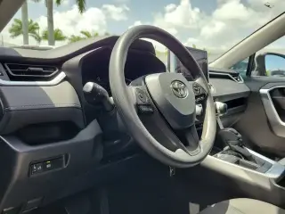 Toyota RAV4 2024 LE 4dr SUV