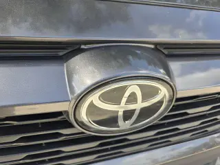 Toyota RAV4 2023 XLE Premium 4dr SUV