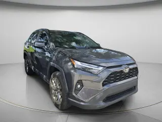 Toyota RAV4 2023 XLE Premium 4dr SUV
