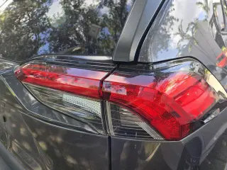 Toyota RAV4 2023 XLE Premium 4dr SUV