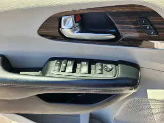 Chrysler Pacifica 2023 Limited 4dr Mini-Van