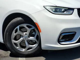 Chrysler Pacifica 2023 Limited 4dr Mini-Van