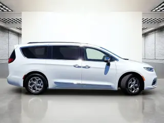Chrysler Pacifica 2023 Limited 4dr Mini-Van