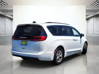 Chrysler Pacifica 2023 Limited 4dr Mini-Van