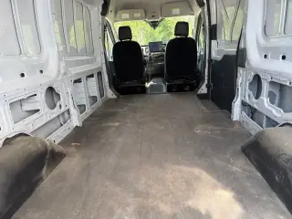 Ford Transit 2022 AWD 350 3dr LWB High Roof Cargo Van