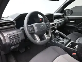 Toyota Tacoma 2024 4x4 TRD Off-Road 4dr Double Cab 5.0 ft SB 8A