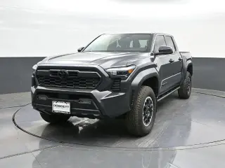Toyota Tacoma 2024 4x4 TRD Off-Road 4dr Double Cab 5.0 ft SB 8A