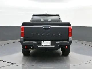 Toyota Tacoma 2024 4x4 TRD Off-Road 4dr Double Cab 5.0 ft SB 8A