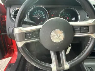 Ford Mustang 2013 V6 2dr Fastback