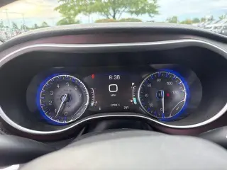 Chrysler Pacifica 2017 Limited 4dr Mini-Van