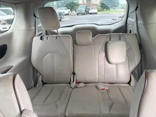 Chrysler Pacifica 2017 Limited 4dr Mini-Van