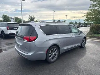Chrysler Pacifica 2017 Limited 4dr Mini-Van