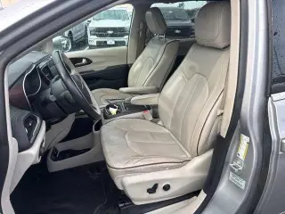 Chrysler Pacifica 2017 Limited 4dr Mini-Van