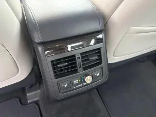 Toyota Avalon Hybrid 2015 Limited 4dr Sedan