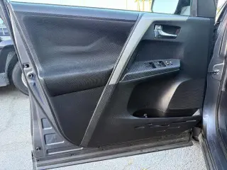 Toyota RAV4 2015 XLE 4dr SUV