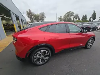 Ford Mustang Mach-E 2023 AWD Premium 4dr SUV