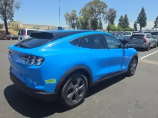 Ford Mustang Mach-E 2023 Select 4dr SUV