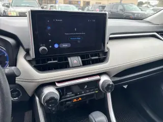 Toyota RAV4 Hybrid 2024 AWD XLE 4dr SUV