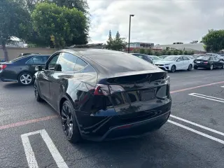 Tesla Model Y 2022 AWD Performance 4dr Crossover