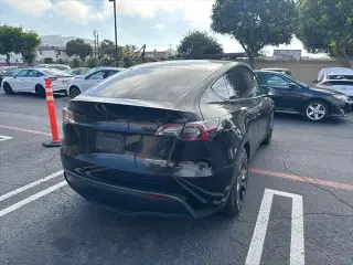 Tesla Model Y 2022 AWD Performance 4dr Crossover