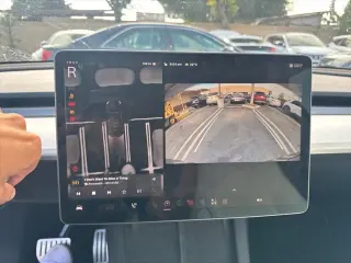 Tesla Model Y 2022 AWD Performance 4dr Crossover