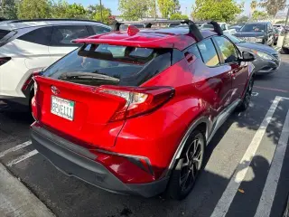 Toyota C-HR 2020 XLE 4dr Crossover