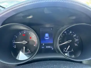 Toyota C-HR 2020 XLE 4dr Crossover