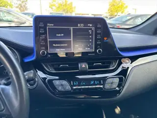 Toyota C-HR 2020 XLE 4dr Crossover