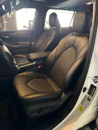 Toyota Highlander 2021 XSE 4dr SUV