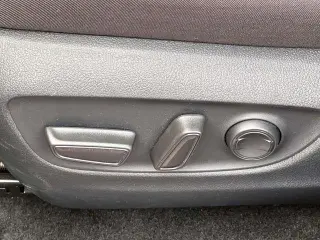 Toyota RAV4 2025 AWD XLE 4dr SUV