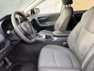 Toyota RAV4 2025 AWD XLE 4dr SUV