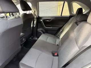 Toyota RAV4 2025 AWD XLE 4dr SUV