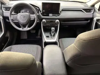 Toyota RAV4 2025 AWD XLE 4dr SUV