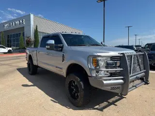 Ford F-350 Super Duty 2017 4x4 Platinum 4dr Crew Cab 6.8 ft. SB SRW Pickup