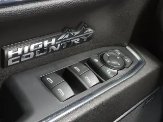 Chevrolet Silverado 1500 2023 4x4 High Country 4dr Crew Cab 5.8 ft. SB