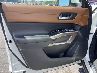 Nissan Pathfinder 2024 AWD Platinum 4dr SUV