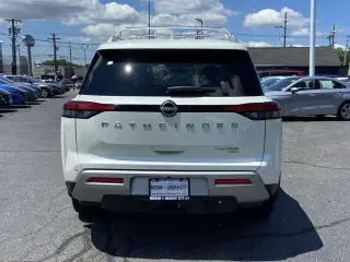 Nissan Pathfinder 2024 AWD Platinum 4dr SUV
