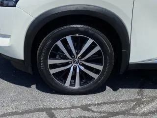 Nissan Pathfinder 2024 AWD Platinum 4dr SUV