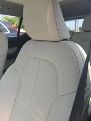 Volvo XC40 2023 AWD B5 Plus Bright Theme 4dr SUV