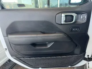 Jeep Wrangler 2023 4x4 Sahara 4dr SUV