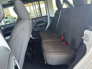 Jeep Wrangler 2023 4x4 Sahara 4dr SUV