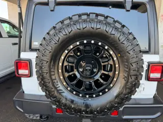 Jeep Wrangler 2023 4x4 Sahara 4dr SUV