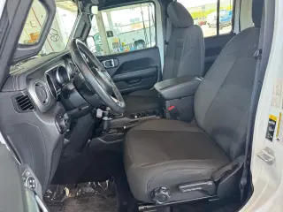 Jeep Wrangler 2023 4x4 Sahara 4dr SUV